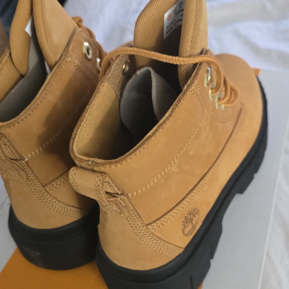 Timberland Women's Light Brown Boots